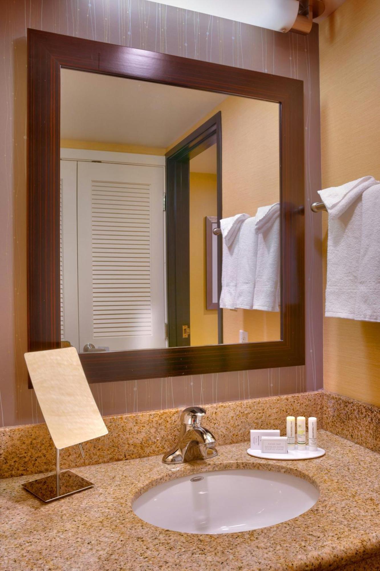 Courtyard By Marriott Salt Lake City Санди Екстериор снимка