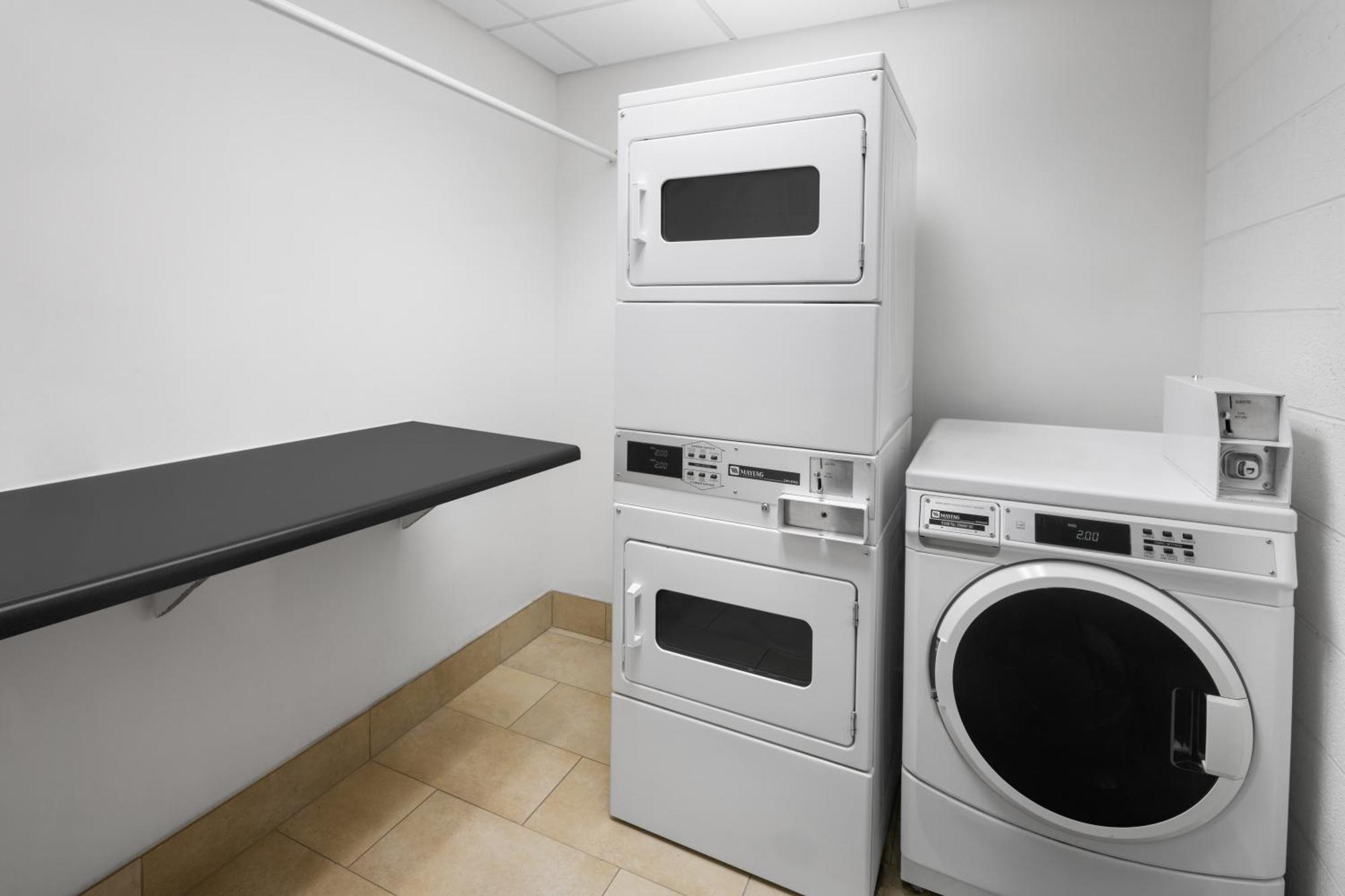 Courtyard By Marriott Salt Lake City Санди Екстериор снимка