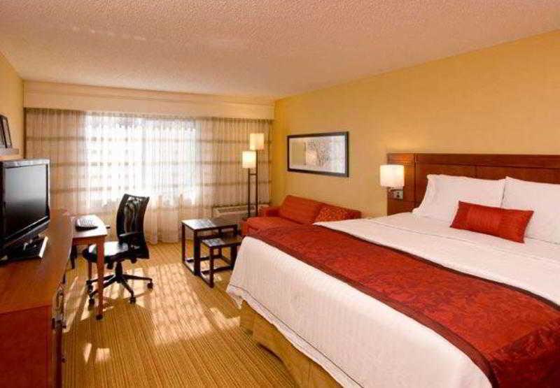Courtyard By Marriott Salt Lake City Санди Стая снимка