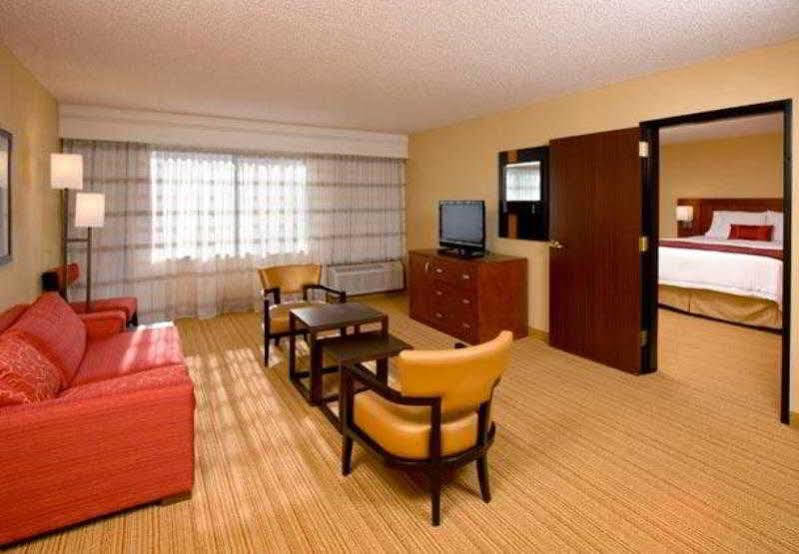 Courtyard By Marriott Salt Lake City Санди Екстериор снимка